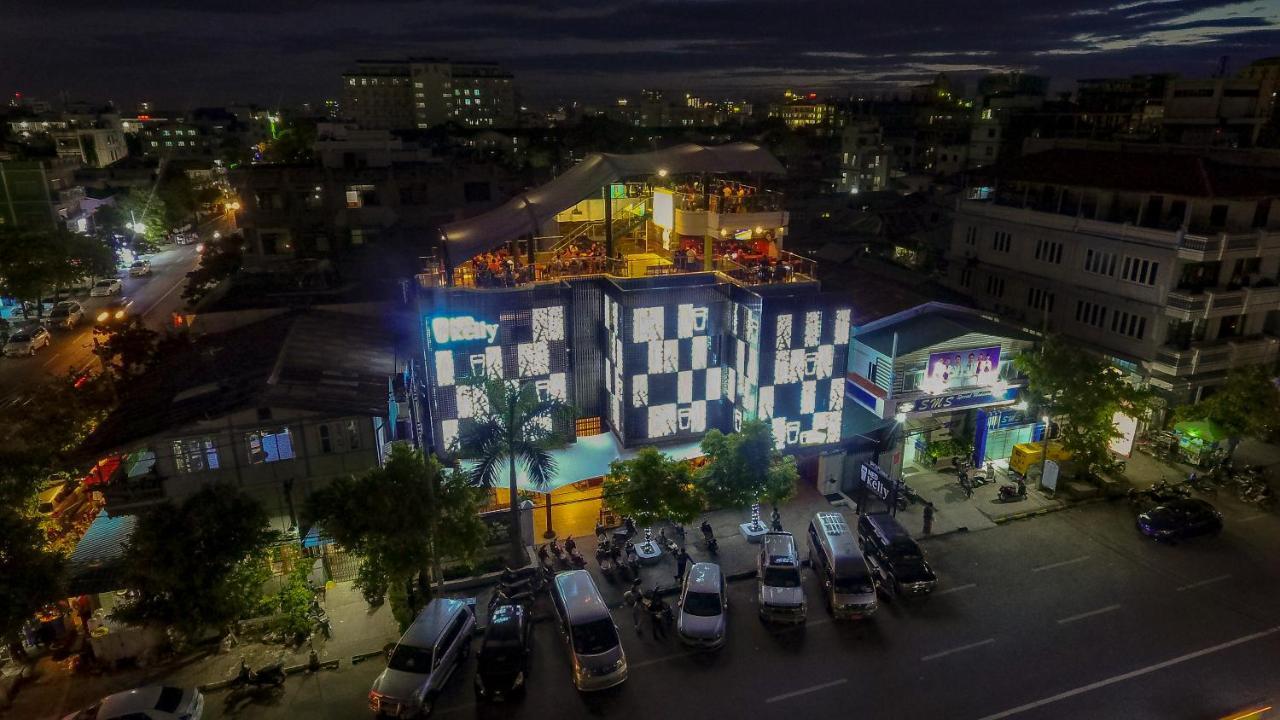Ned Kelly Hotel & Irish Pub Mandalay Exterior foto